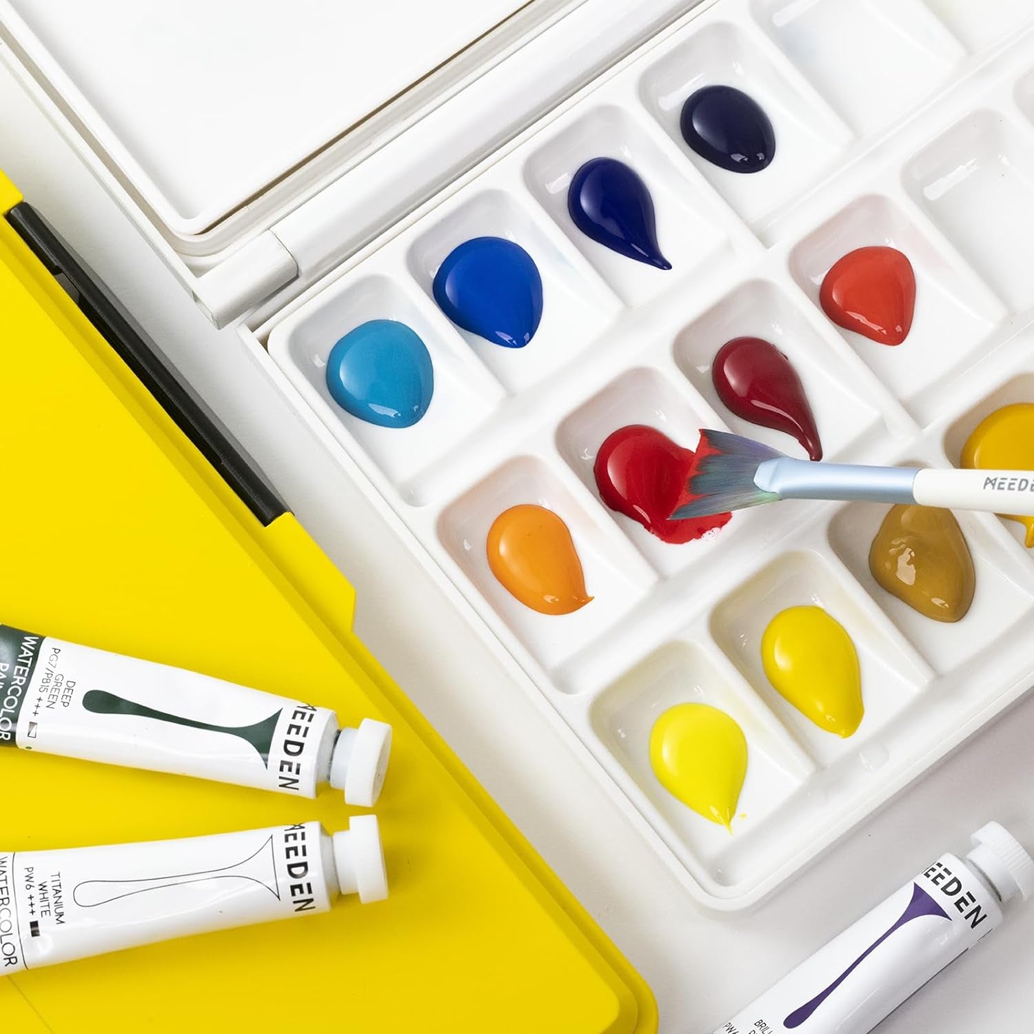 Watercolor Palette with Lid: 33 Wells Airtight Folding Paint Palette with Large Mixing Tray - Empty Acrylic Painting Art Pallet 12.5''X 6.5'' Black